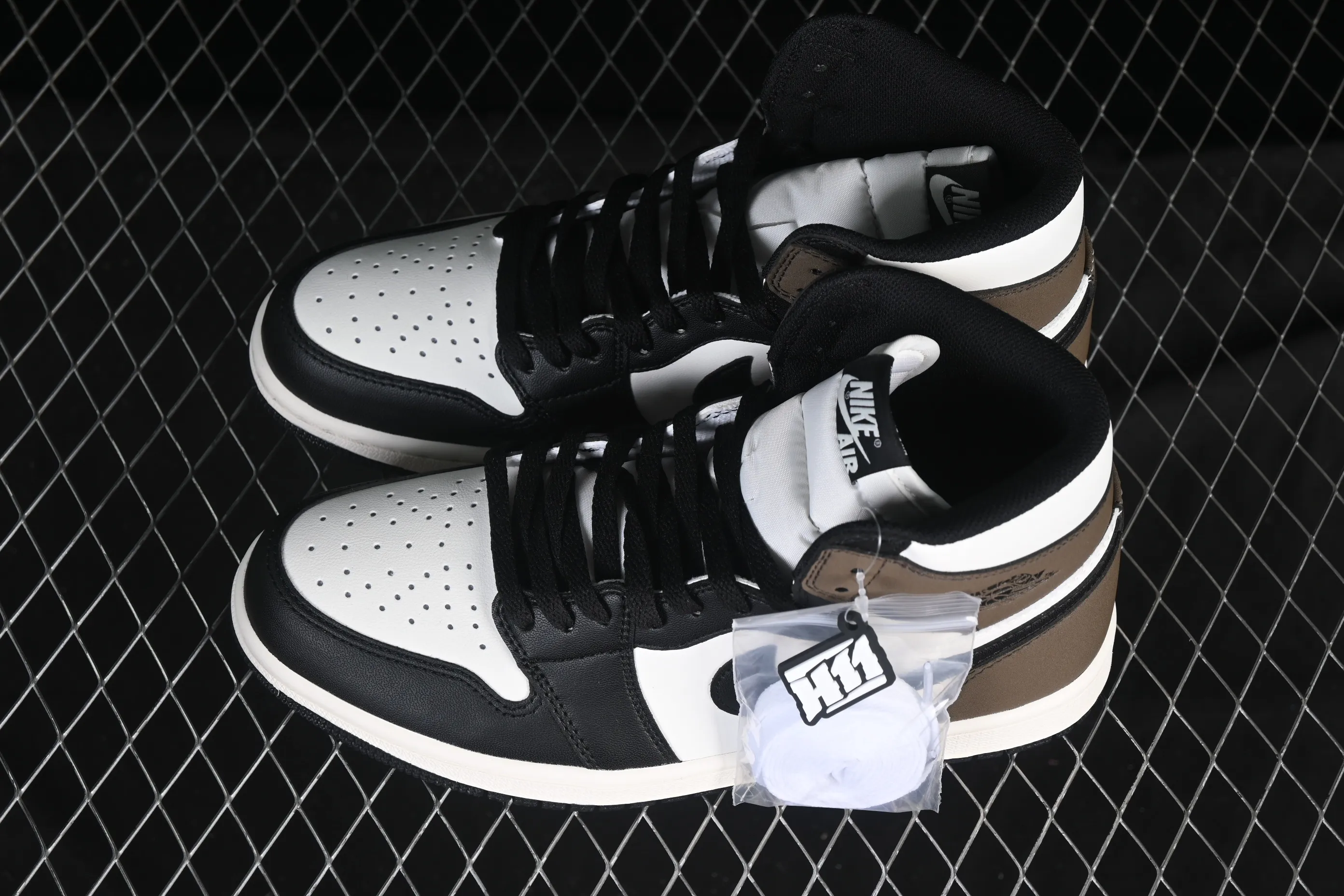 All categories Air Jordan Jordan series basketball shoes Air Jordan 1 High Air Jordan 1 High OG "Dark Mocha" AJ1 Joe 1 small barb 555088-105